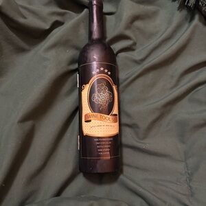 Wine Tool Set in Black and Gold